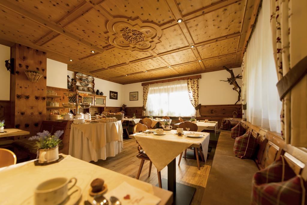 Garni Hotel Geier Santa Cristina Val Gardena Exterior foto